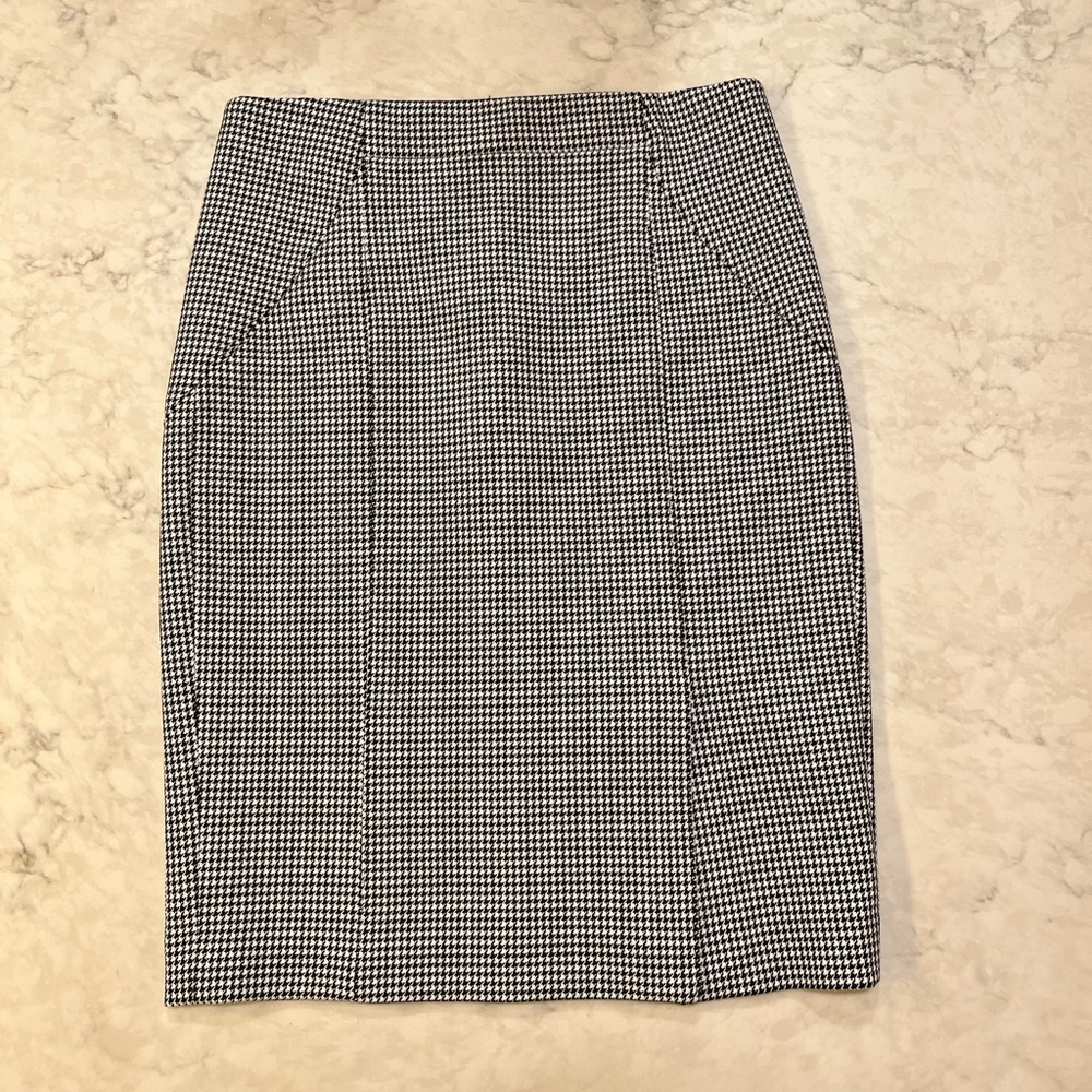 Banana Republic Houndstooth Pencil Skirt